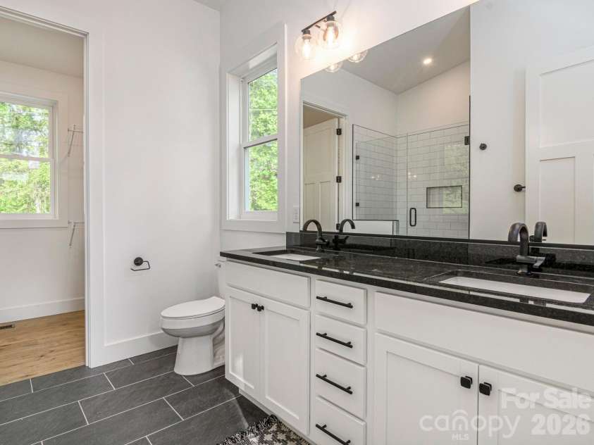 116 Shady Oak Drive, Asheville, NC 28803.  MLS# CAR4362562, YatesRealty ID 17510. 