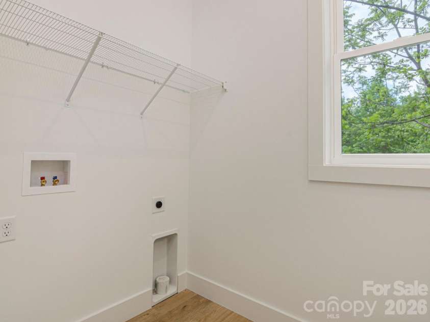 116 Shady Oak Drive, Asheville, NC 28803.  MLS# CAR4362562, YatesRealty ID 17510. 