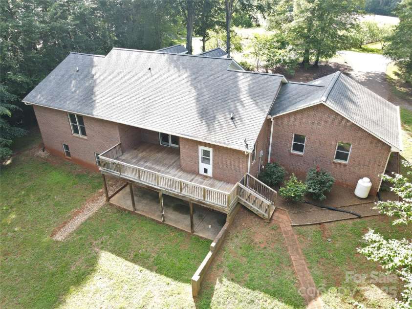 169 Wilcox Karriker Lane, Statesville, NC 28625.  MLS# CAR4262826, YatesRealty ID 17510. 