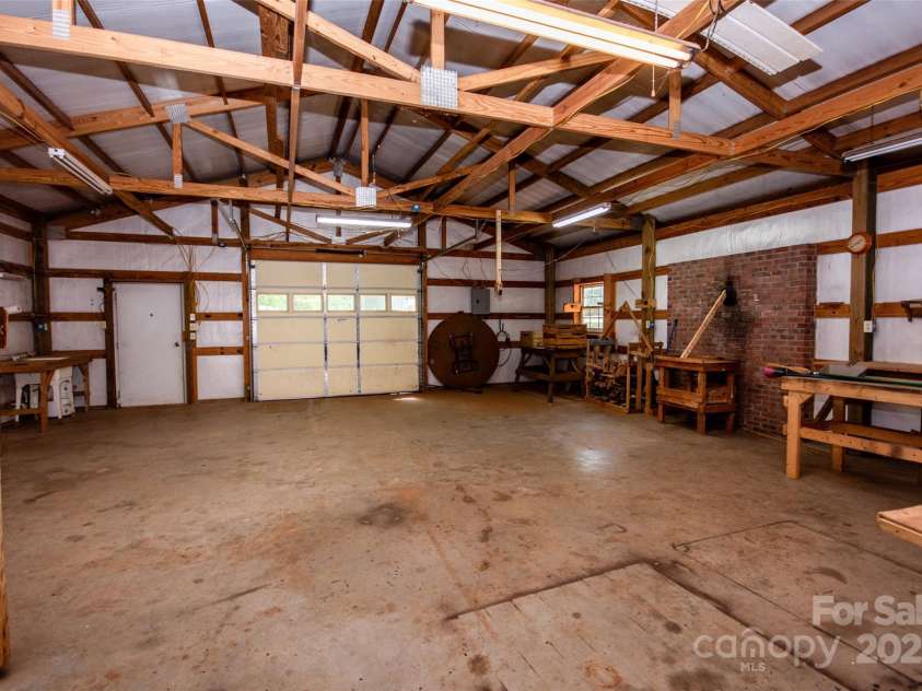169 Wilcox Karriker Lane, Statesville, NC 28625.  MLS# CAR4262826, YatesRealty ID 17510. 