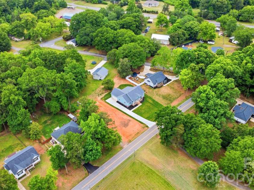 1860 Twin Lakes Road, Rock Hill, SC 29732.  MLS# CAR4375915, YatesRealty ID 17511. 