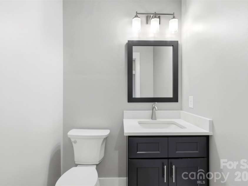 1860 Twin Lakes Road, Rock Hill, SC 29732.  MLS# CAR4375915, YatesRealty ID 17511. Half Bath