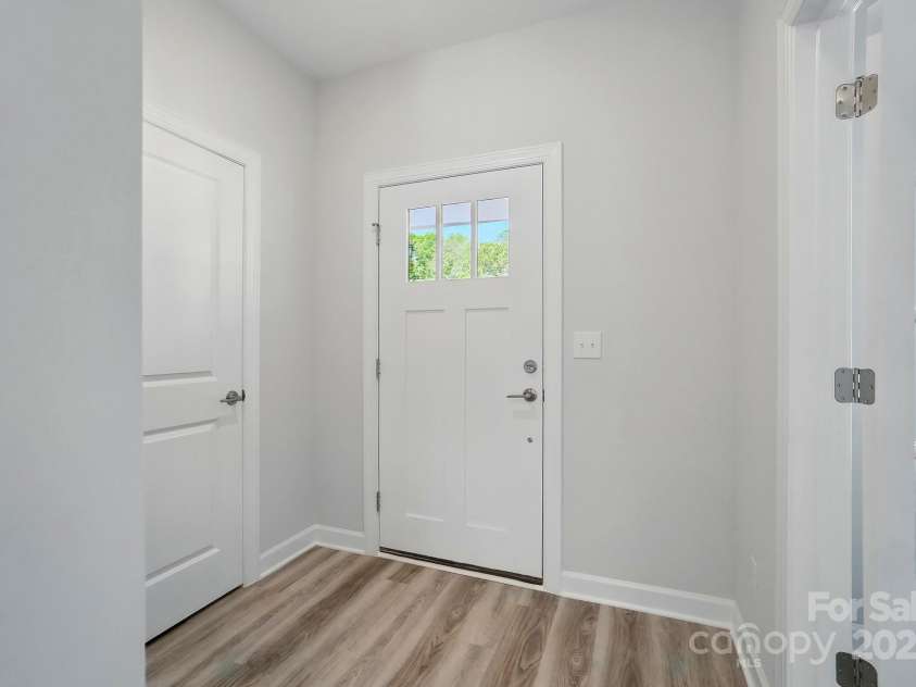 910 Westminster Drive, Statesville, NC 28677.  MLS# CAR4255952, YatesRealty ID 17511. 