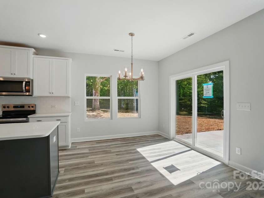 910 Westminster Drive, Statesville, NC 28677.  MLS# CAR4255952, YatesRealty ID 17511. 