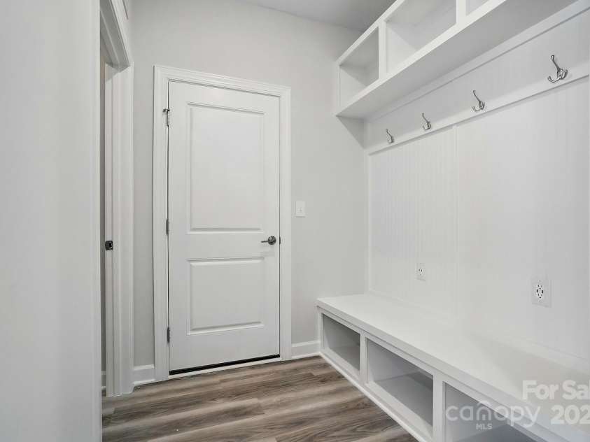 910 Westminster Drive, Statesville, NC 28677.  MLS# CAR4255952, YatesRealty ID 17511. 