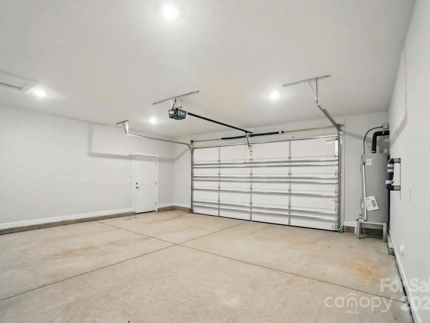 910 Westminster Drive, Statesville, NC 28677.  MLS# CAR4255952, YatesRealty ID 17511. 