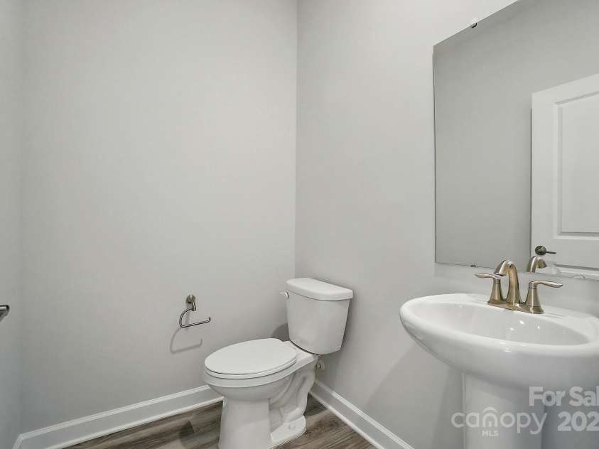 910 Westminster Drive, Statesville, NC 28677.  MLS# CAR4255952, YatesRealty ID 17511. 