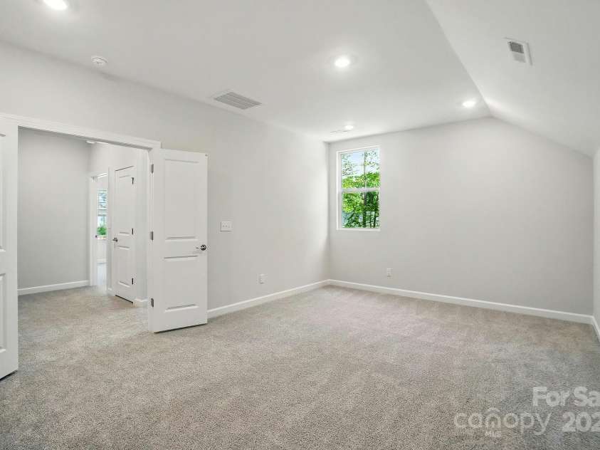 910 Westminster Drive, Statesville, NC 28677.  MLS# CAR4255952, YatesRealty ID 17511. 