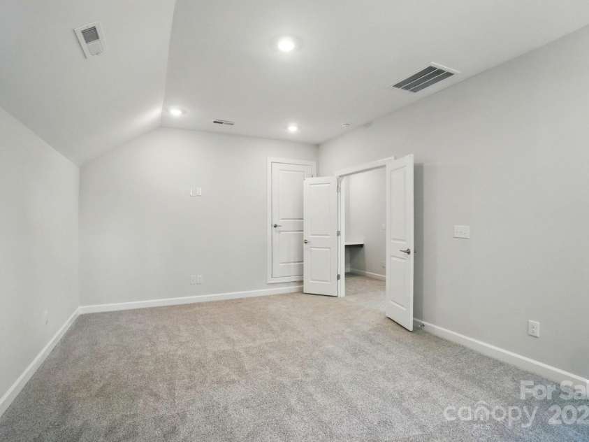 910 Westminster Drive, Statesville, NC 28677.  MLS# CAR4255952, YatesRealty ID 17511. 