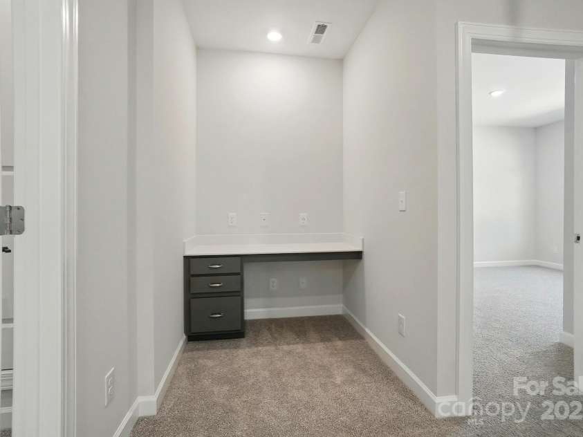 910 Westminster Drive, Statesville, NC 28677.  MLS# CAR4255952, YatesRealty ID 17511. 