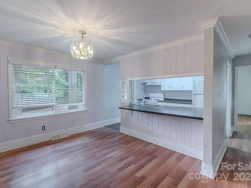 1401 Hillwood Court, Charlotte, NC 28210.  MLS# CAR4265388, YatesRealty ID 17512. 