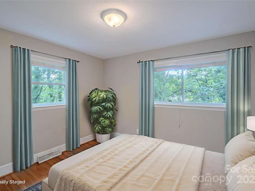 1401 Hillwood Court, Charlotte, NC 28210.  MLS# CAR4265388, YatesRealty ID 17512. Virtually Staged