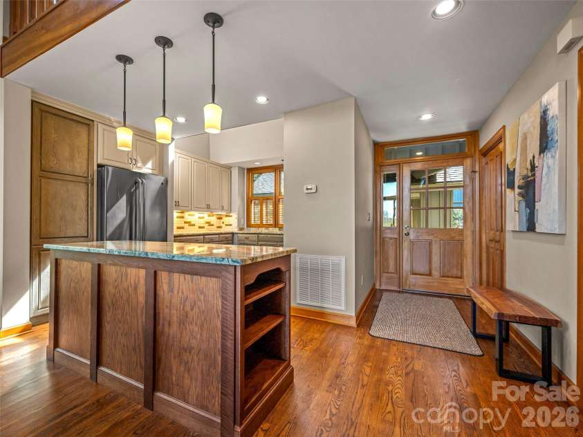 4 Wild Ivy Run, Hendersonville, NC 28739.  MLS# CAR4363096, YatesRealty ID 17512. 