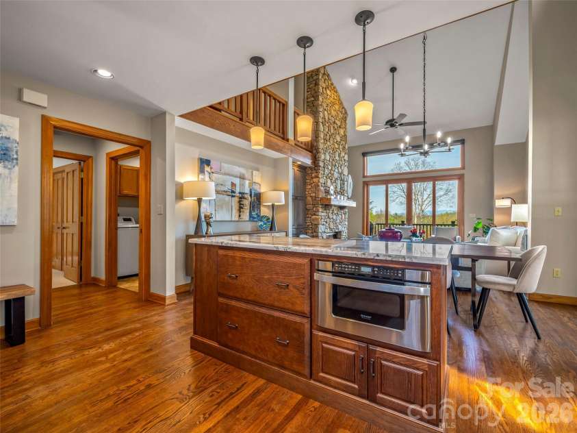 4 Wild Ivy Run, Hendersonville, NC 28739.  MLS# CAR4363096, YatesRealty ID 17512. 