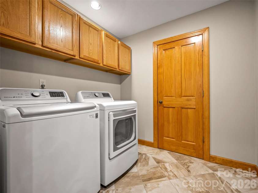 4 Wild Ivy Run, Hendersonville, NC 28739.  MLS# CAR4363096, YatesRealty ID 17512. 
