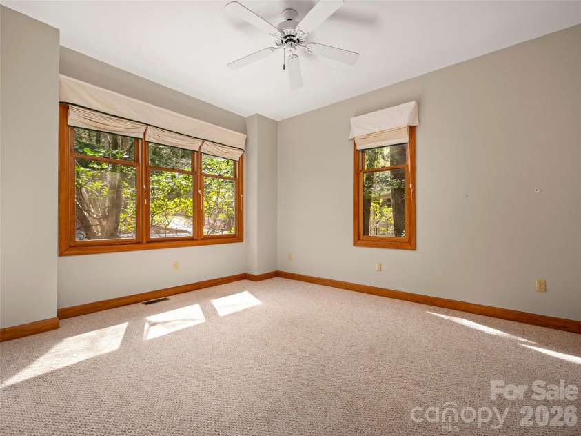 4 Wild Ivy Run, Hendersonville, NC 28739.  MLS# CAR4363096, YatesRealty ID 17512. 