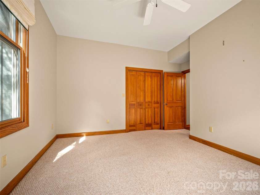 4 Wild Ivy Run, Hendersonville, NC 28739.  MLS# CAR4363096, YatesRealty ID 17512. 