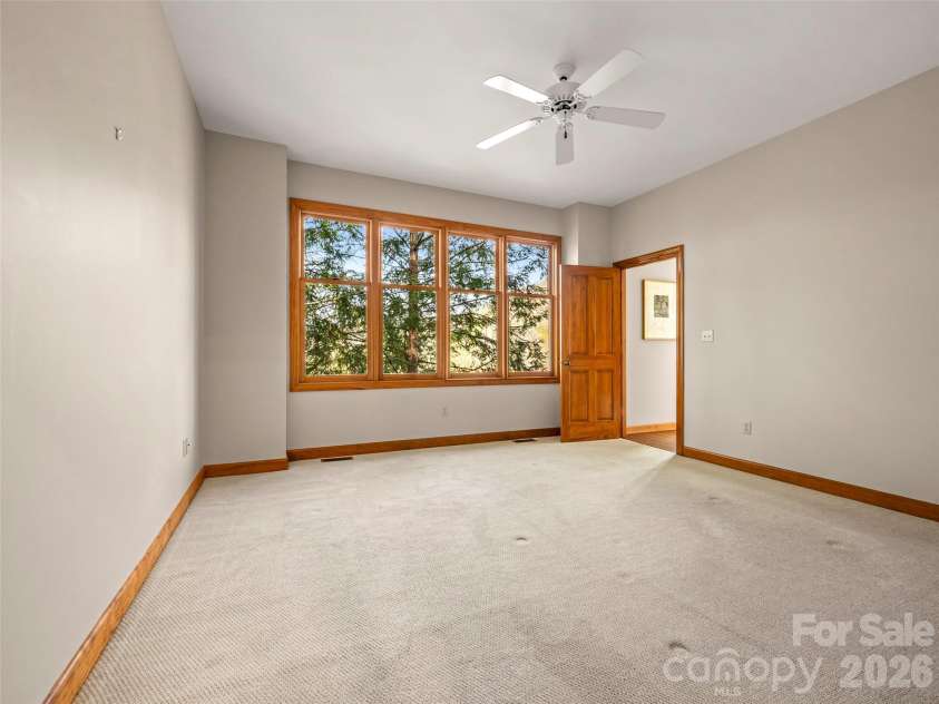 4 Wild Ivy Run, Hendersonville, NC 28739.  MLS# CAR4363096, YatesRealty ID 17512. 