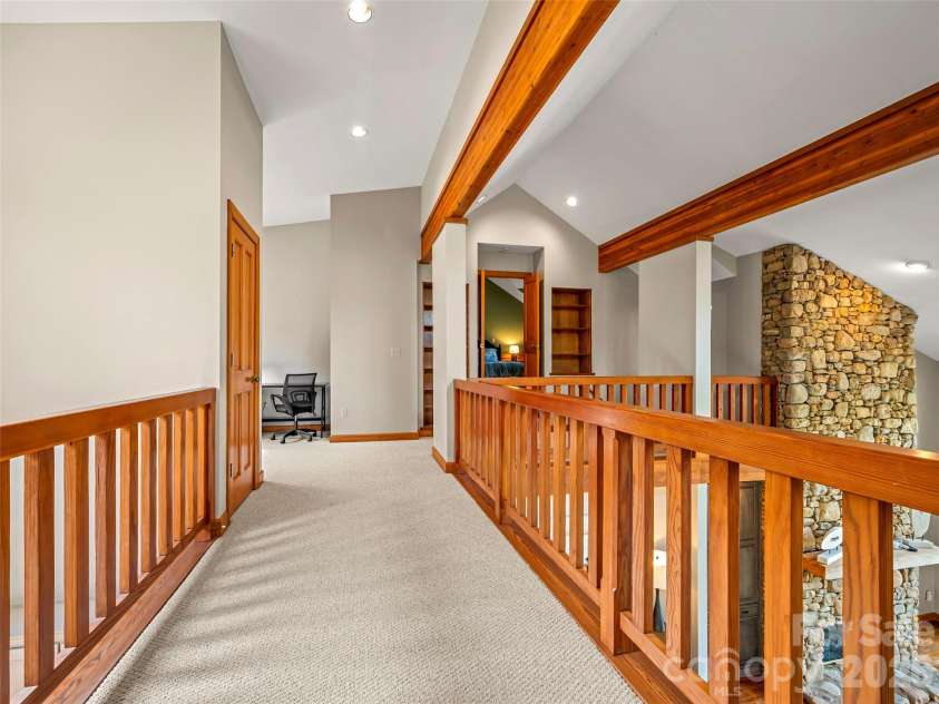 4 Wild Ivy Run, Hendersonville, NC 28739.  MLS# CAR4363096, YatesRealty ID 17512. 