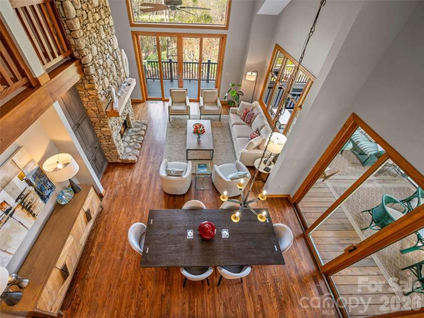 4 Wild Ivy Run, Hendersonville, NC 28739.  MLS# CAR4363096, YatesRealty ID 17512. 