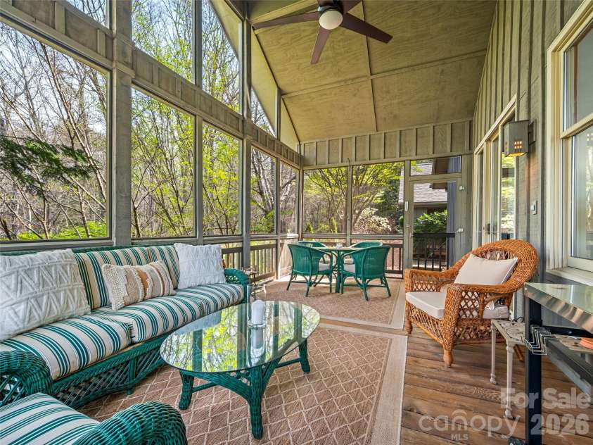 4 Wild Ivy Run, Hendersonville, NC 28739.  MLS# CAR4363096, YatesRealty ID 17512. 
