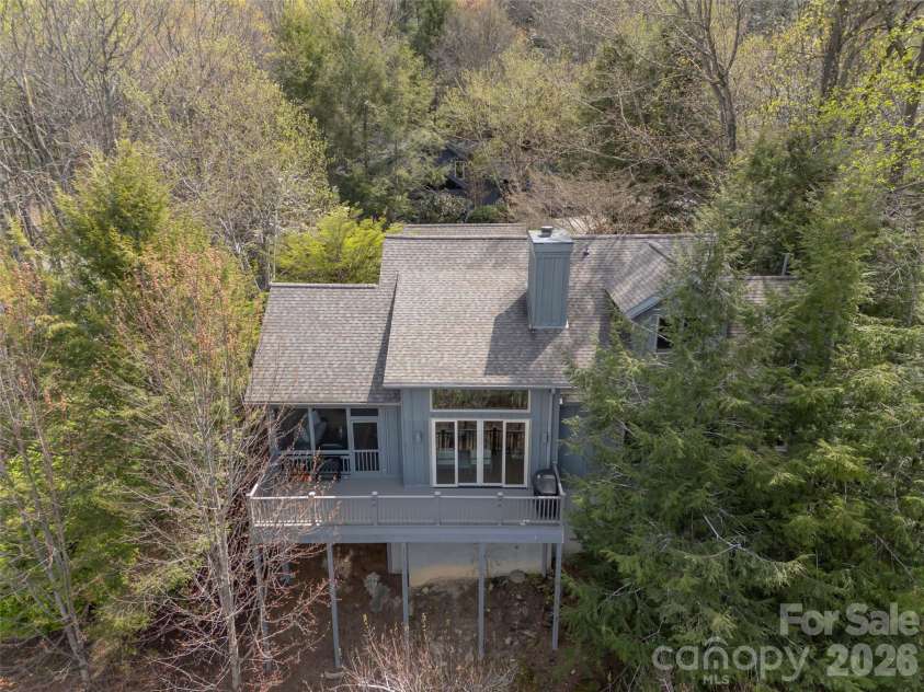 4 Wild Ivy Run, Hendersonville, NC 28739.  MLS# CAR4363096, YatesRealty ID 17512. 