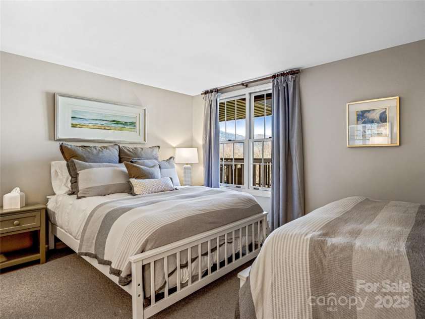 188 Club Colony Lane, Lake Toxaway, NC 28747.  MLS# CAR4231928, YatesRealty ID 17513. 