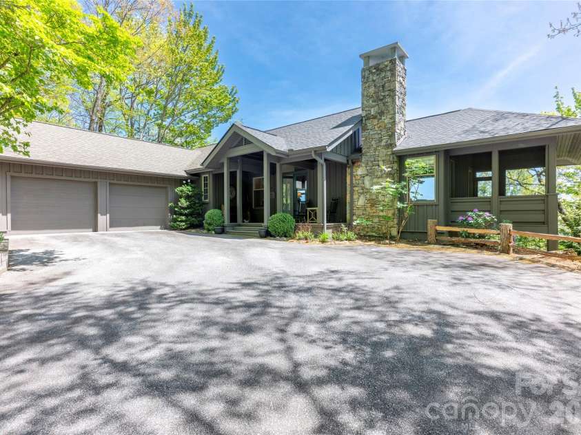 562 Panther Ridge Road, Lake Toxaway, NC 28747.  MLS# CAR4377180, YatesRealty ID 17514. 