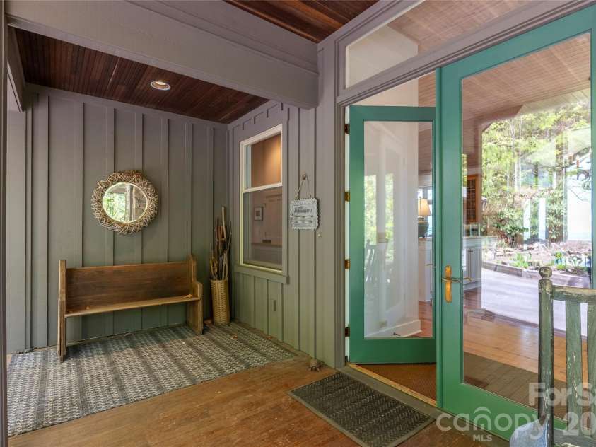 562 Panther Ridge Road, Lake Toxaway, NC 28747.  MLS# CAR4377180, YatesRealty ID 17514. 
