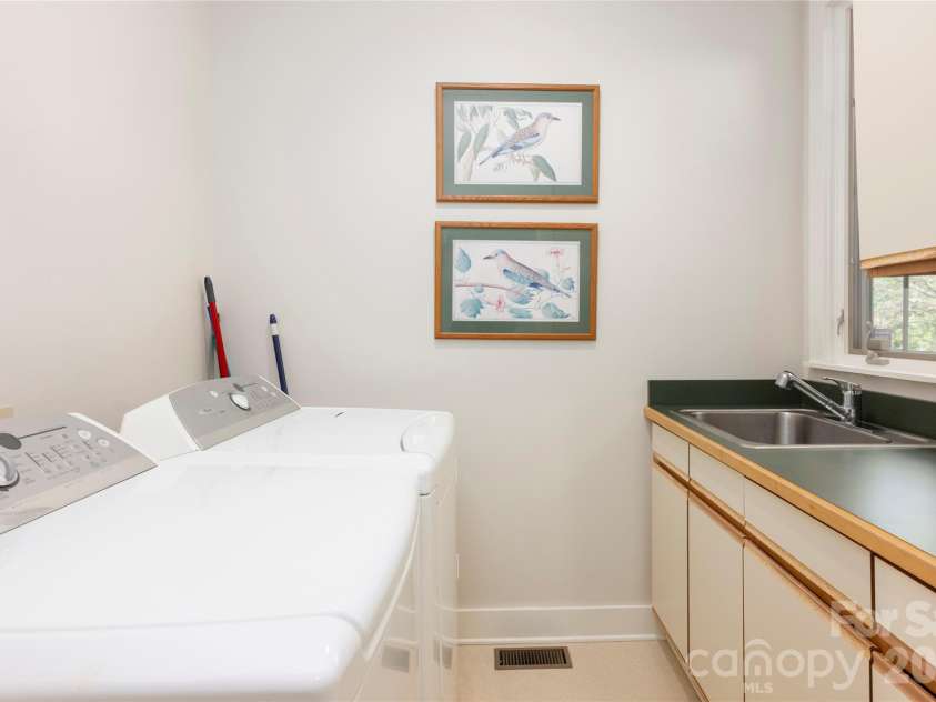 562 Panther Ridge Road, Lake Toxaway, NC 28747.  MLS# CAR4377180, YatesRealty ID 17514. 