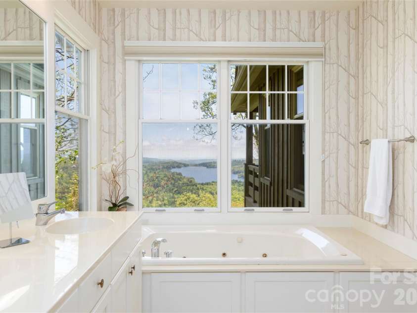 562 Panther Ridge Road, Lake Toxaway, NC 28747.  MLS# CAR4377180, YatesRealty ID 17514. 