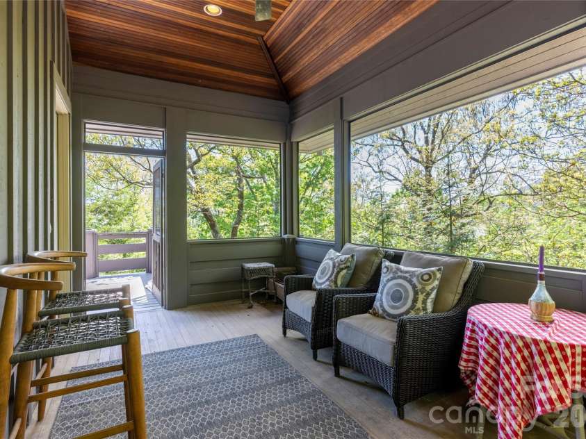 562 Panther Ridge Road, Lake Toxaway, NC 28747.  MLS# CAR4377180, YatesRealty ID 17514. 