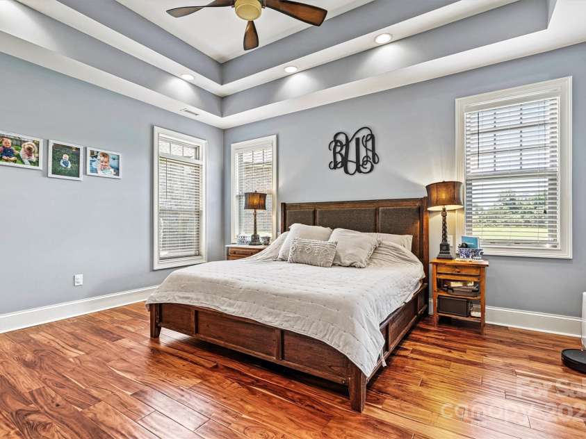 5163 Meadow Park Lane, Hickory, NC 28602.  MLS# CAR4260618, YatesRealty ID 17515. 