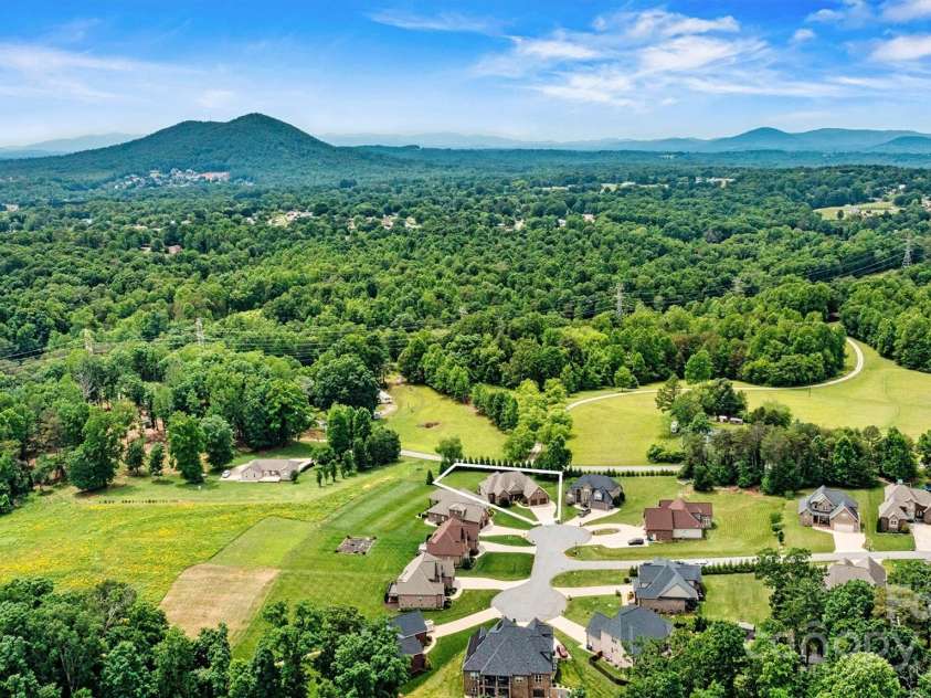 5163 Meadow Park Lane, Hickory, NC 28602.  MLS# CAR4260618, YatesRealty ID 17515. 