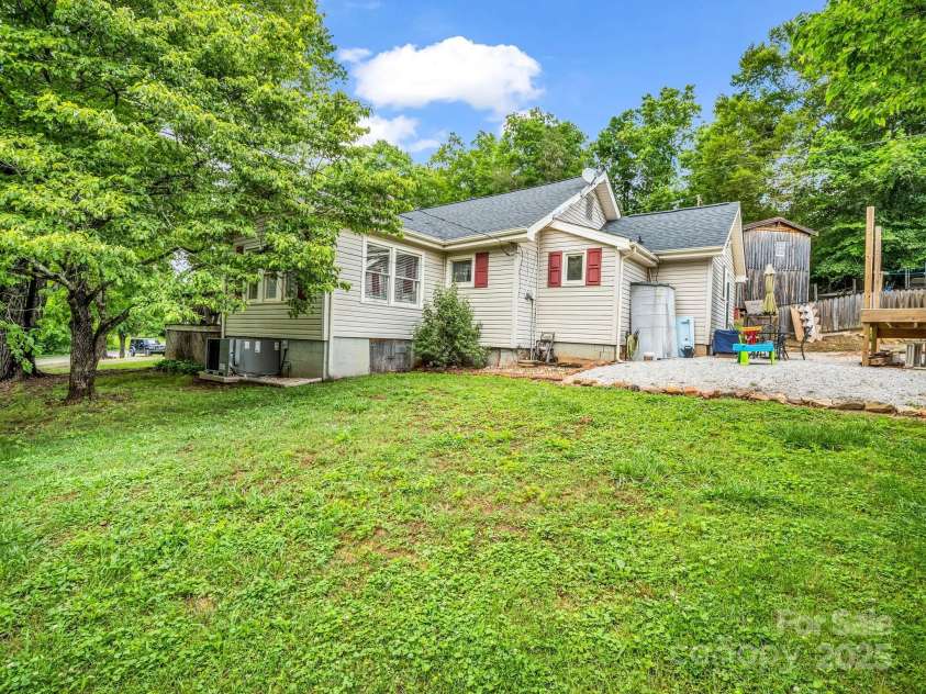 321 Jim Dobbins Road, Rutherfordton, NC 28139.  MLS# CAR4265022, YatesRealty ID 17519. 