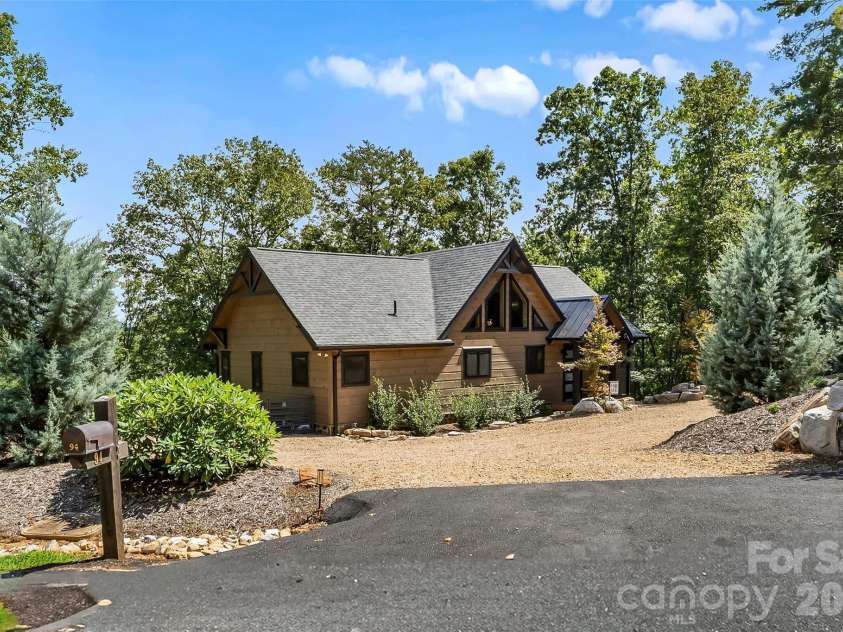 94 Osprey Roost Drive, Nebo, NC 28761.  MLS# CAR4296023, YatesRealty ID 17519. 