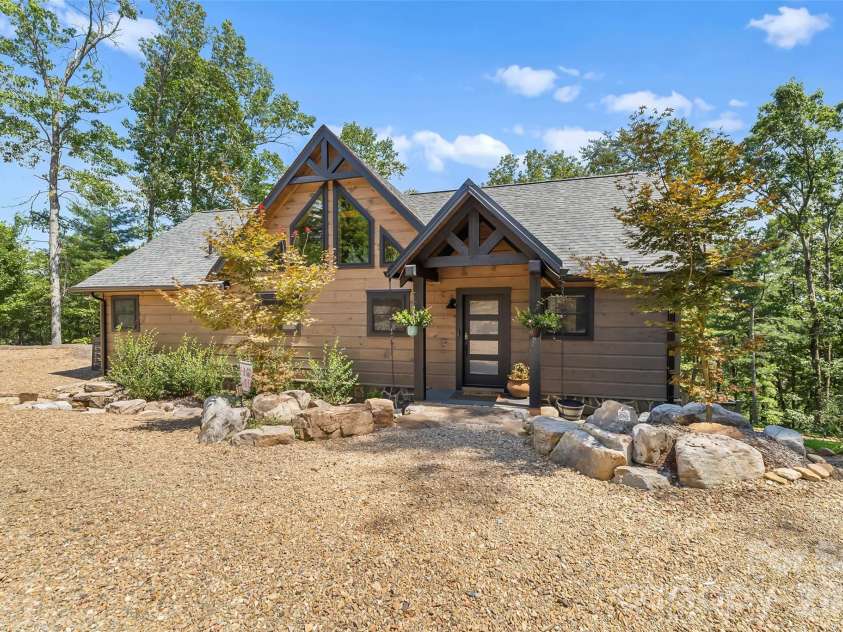 94 Osprey Roost Drive, Nebo, NC 28761.  MLS# CAR4296023, YatesRealty ID 17519. 