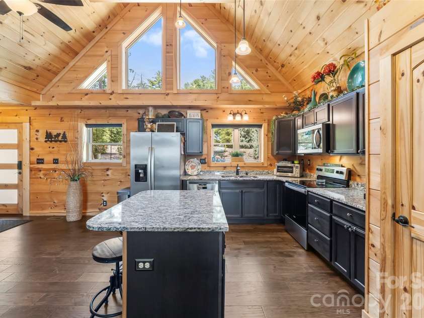 94 Osprey Roost Drive, Nebo, NC 28761.  MLS# CAR4296023, YatesRealty ID 17519. 