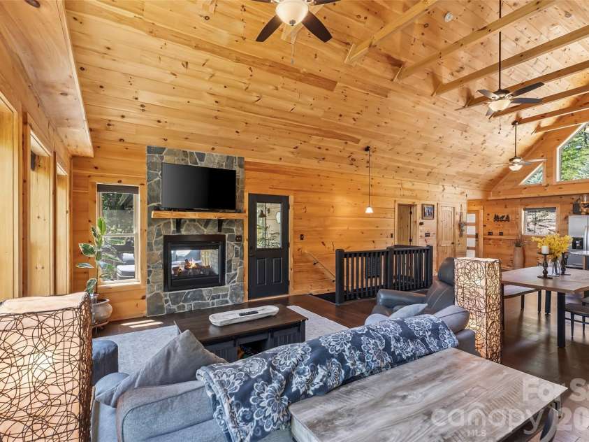 94 Osprey Roost Drive, Nebo, NC 28761.  MLS# CAR4296023, YatesRealty ID 17519. 