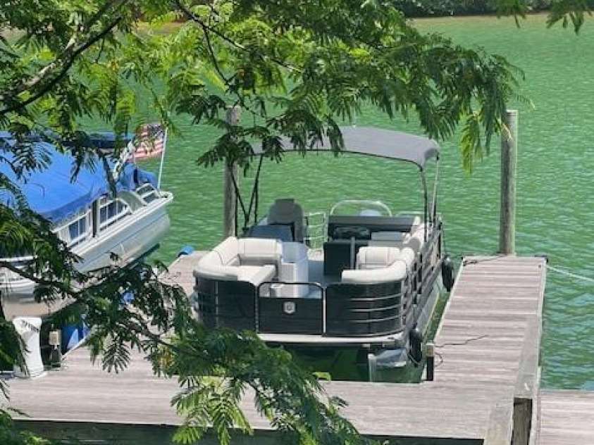 94 Osprey Roost Drive, Nebo, NC 28761.  MLS# CAR4296023, YatesRealty ID 17519. 