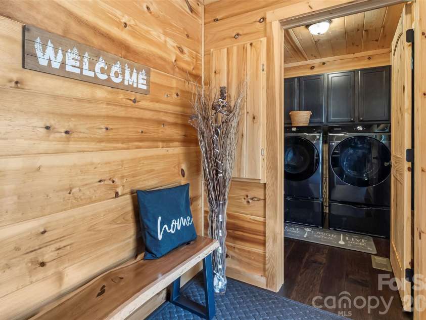 94 Osprey Roost Drive, Nebo, NC 28761.  MLS# CAR4296023, YatesRealty ID 17519. Entry