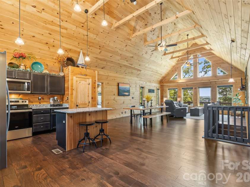 94 Osprey Roost Drive, Nebo, NC 28761.  MLS# CAR4296023, YatesRealty ID 17519. Great room