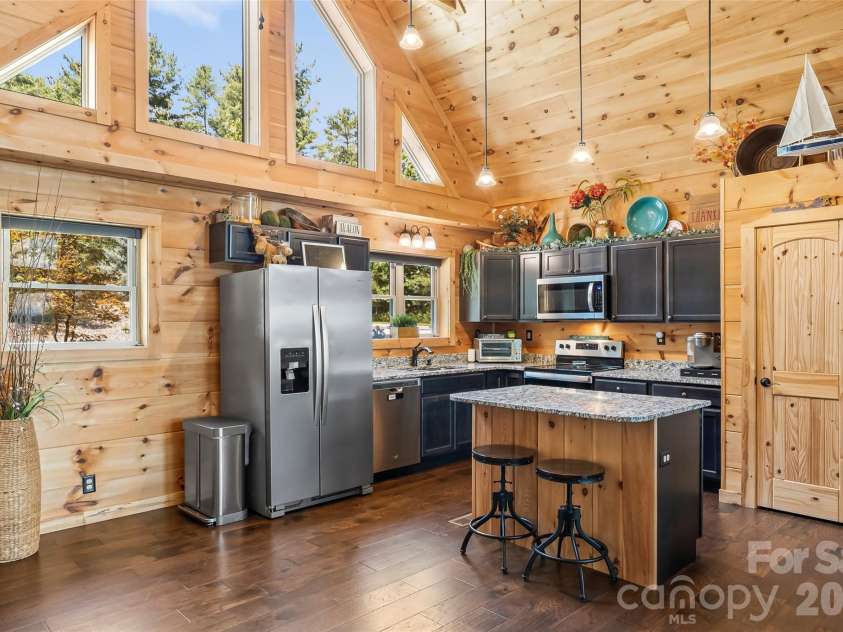 94 Osprey Roost Drive, Nebo, NC 28761.  MLS# CAR4296023, YatesRealty ID 17519. Kitchen
