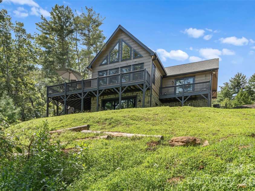94 Osprey Roost Drive, Nebo, NC 28761.  MLS# CAR4296023, YatesRealty ID 17519. Rear view