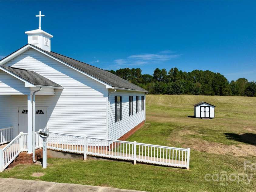 133 Bluegill Lane, Statesville, NC 28625.  MLS# CAR4307396, YatesRealty ID 1752. 