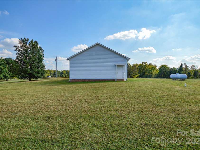 133 Bluegill Lane, Statesville, NC 28625.  MLS# CAR4307396, YatesRealty ID 1752. 