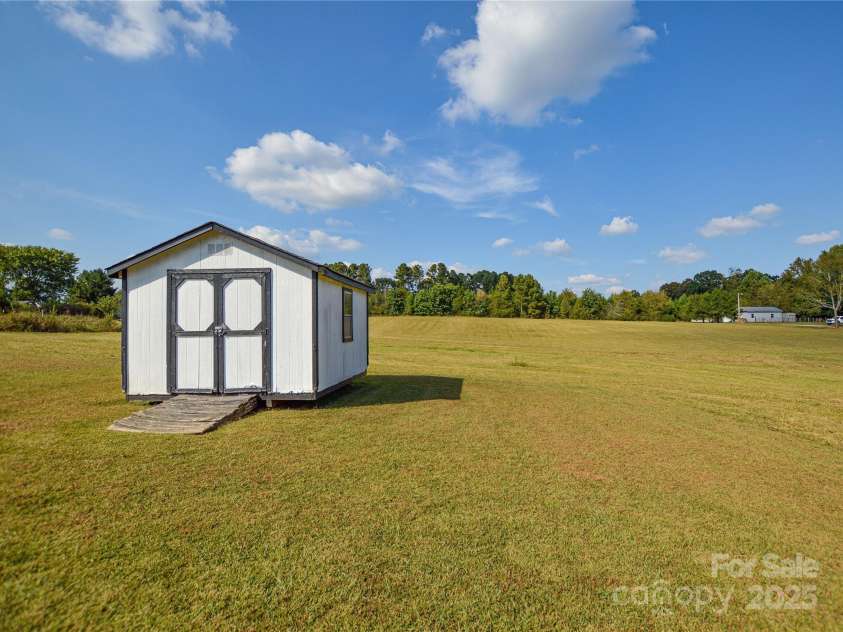 133 Bluegill Lane, Statesville, NC 28625.  MLS# CAR4307396, YatesRealty ID 1752. 