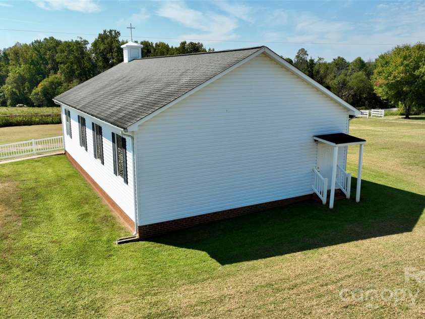 133 Bluegill Lane, Statesville, NC 28625.  MLS# CAR4307396, YatesRealty ID 1752. 