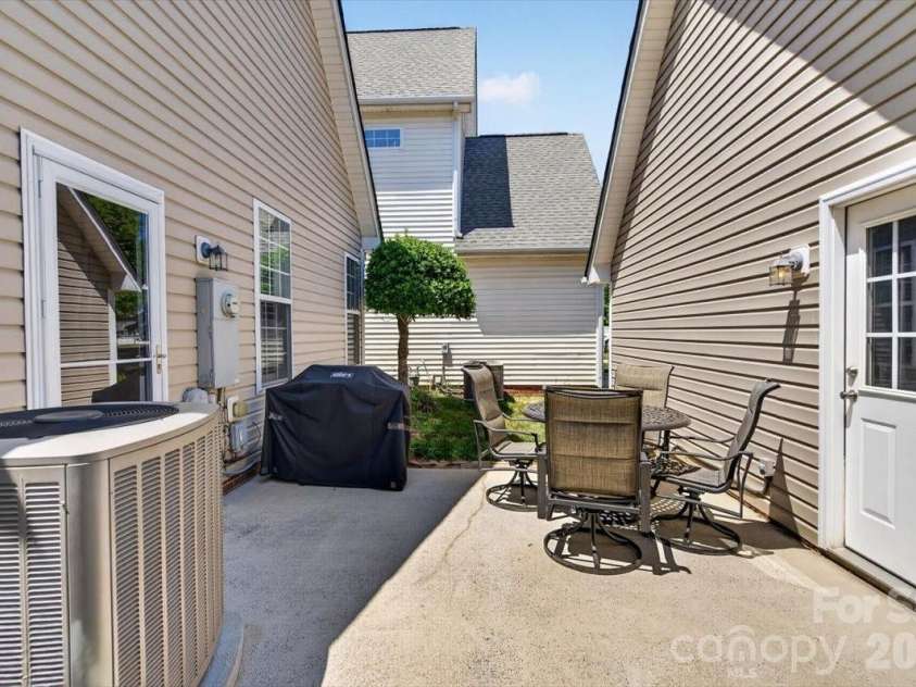 5106 Alysheba Drive, Indian Trail, NC 28079.  MLS# CAR4374847, YatesRealty ID 17520. 
