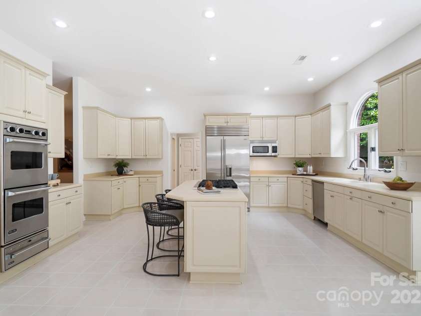1245 Bellemeade Lane, Charlotte, NC 28270.  MLS# CAR4253437, YatesRealty ID 17521. 